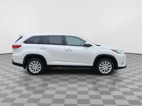 Used 2019 Toyota Highlander Plus image 9