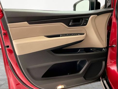 Used 2023 Honda Odyssey EX-L image 18