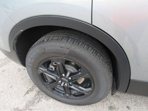 Used 2025 Chevrolet Blazer LT w/ Sound & Technology Package AWD/4WD image 4
