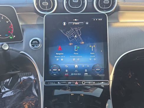 Used 2024 Mercedes-Benz GLC 300 4MATIC image 18