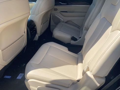 New 2026 Jeep Grand Cherokee L Limited RWD image 40