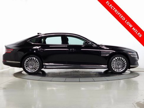Used 2024 Genesis G80 image 13