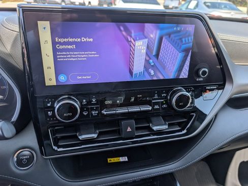 Used 2023 Toyota Highlander Limited w/ Protection Package #3 (TMS) image 18