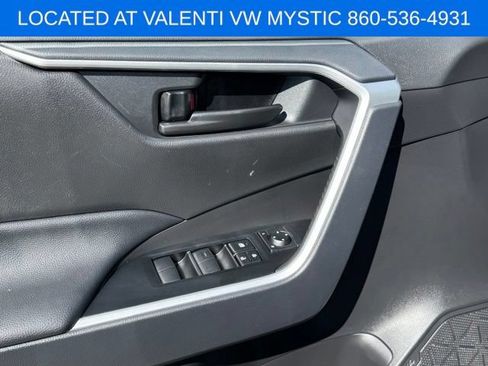Used 2025 Toyota RAV4 LE AWD/4WD image 31