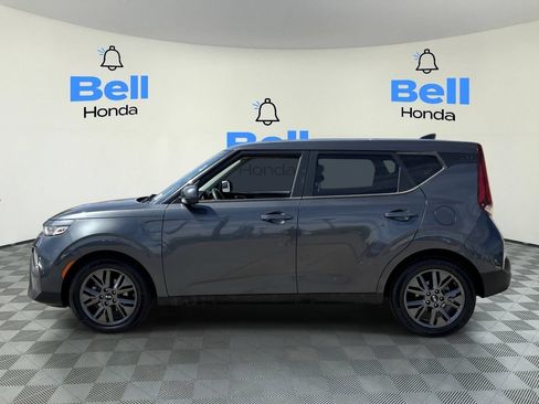 Used 2021 Kia Soul S FWD image 2
