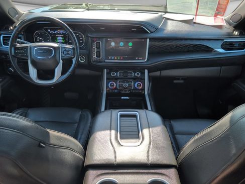 Used 2021 GMC Yukon Denali w/ Denali Premium Package AWD/4WD image 18