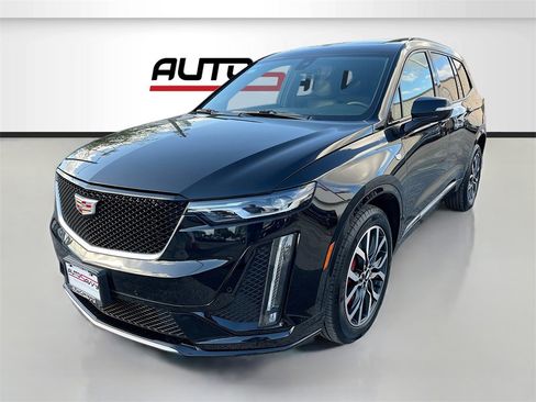 Used 2025 Cadillac XT6 Sport image 3