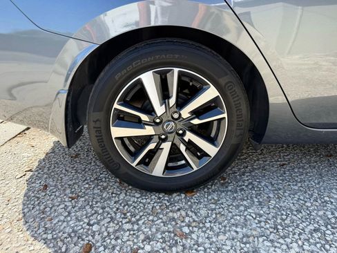 Used 2021 Nissan Versa SV image 23