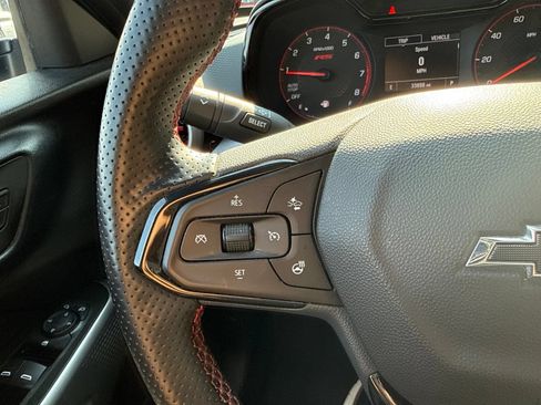 Used 2024 Chevrolet Trax RS FWD image 32