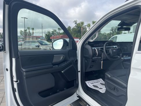 New 2027 Ford Expedition Max Platinum w/ Driver's Package RWD image 10
