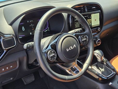 Certified 2025 Kia Soul EX FWD image 19