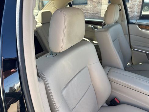 Used 2014 Mercedes-Benz E 250 BlueTEC 4MATIC Sedan image 52