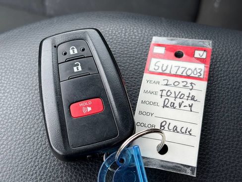 Used 2025 Toyota RAV4 XLE AWD/4WD image 37