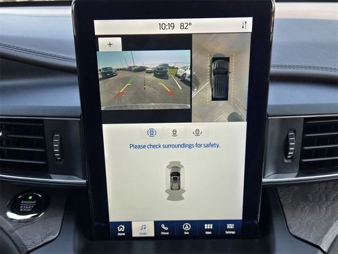 Used 2020 Ford Explorer Platinum w/ Premium Technology Package image 16