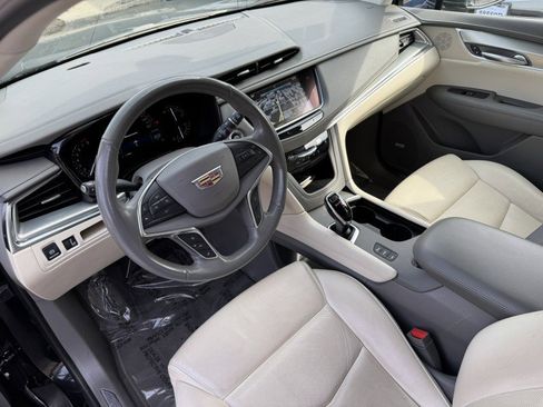 Used 2018 Cadillac XT5 Premium Luxury image 17