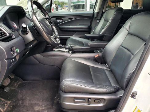 Used 2020 Honda Pilot Touring image 15
