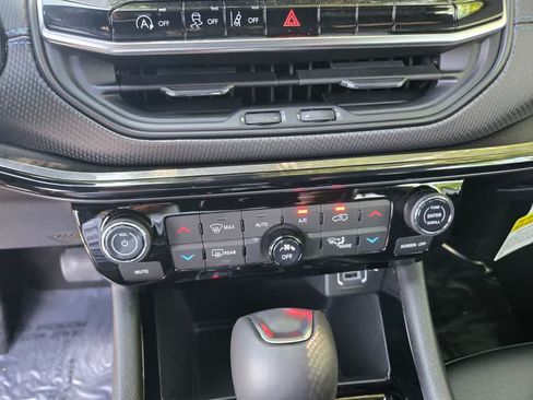 New 2026 Jeep Compass Latitude AWD/4WD image 14