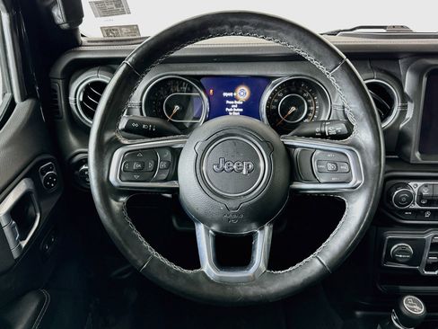 Used 2021 Jeep Gladiator Overland w/ Popular Equipment Package AWD/4WD image 17