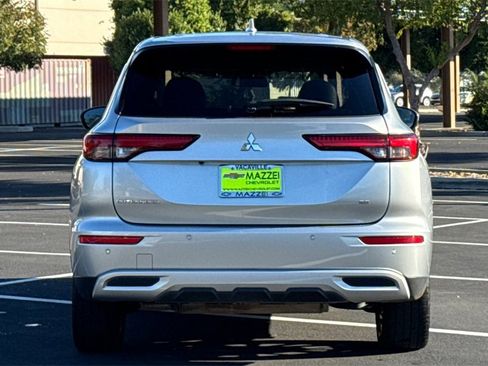 Used 2024 Mitsubishi Outlander FWD image 10