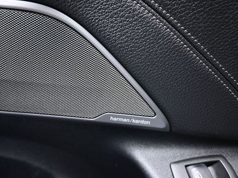 Used 2018 BMW 530i xDrive AWD/4WD image 12