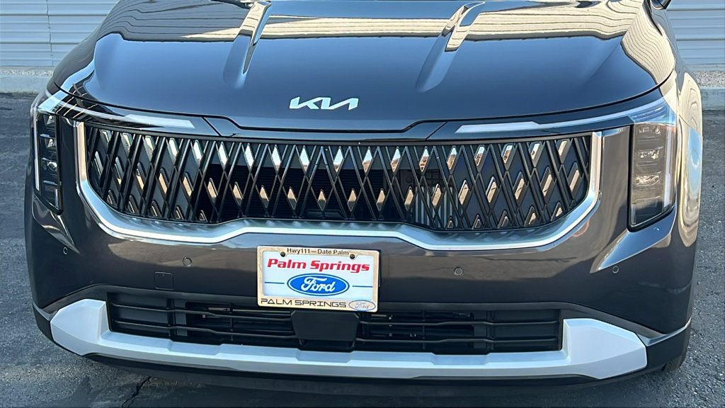Used 2026 Kia Carnival LXS FWD image 3