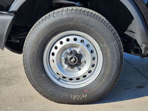 New 2025 Ford Bronco 4-Door image 12