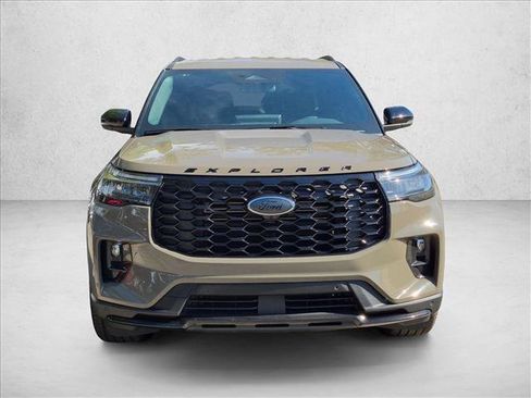 Used 2026 Ford Explorer ST-Line w/ ST-Line Street Pack RWD image 2
