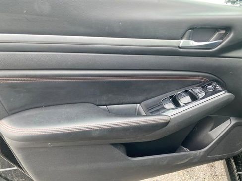 Used 2023 Nissan Altima 2.5 SR image 16