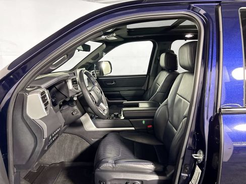 Used 2024 Toyota Sequoia Platinum AWD/4WD image 11