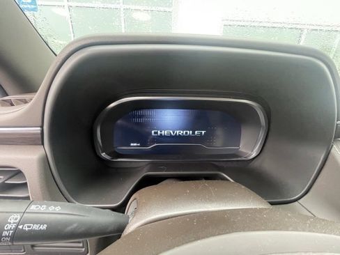 Used 2024 Chevrolet Suburban LT w/ LT Signature Package image 10