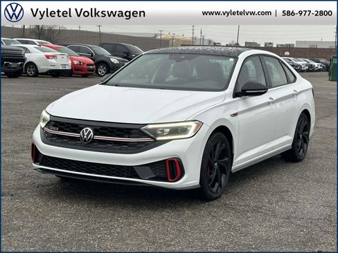 Certified 2023 Volkswagen Jetta GLI Autobahn w/ GLI Black Package image 5