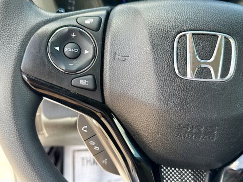 Used 2018 Honda HR-V EX image 34