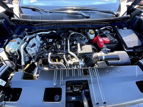 Used 2025 Nissan Kicks SR image 30