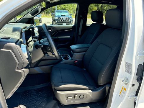 Used 2025 Chevrolet Colorado LT w/ Advanced Trailering Package RWD image 19