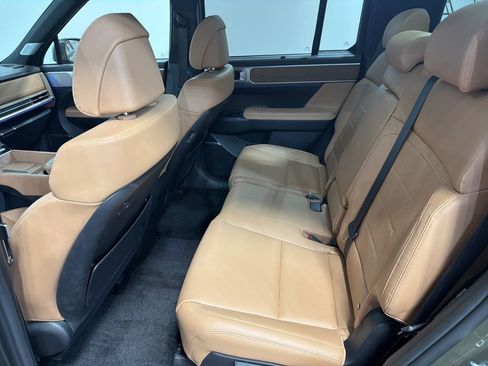 Used 2024 Hyundai Santa Fe Limited AWD/4WD image 31