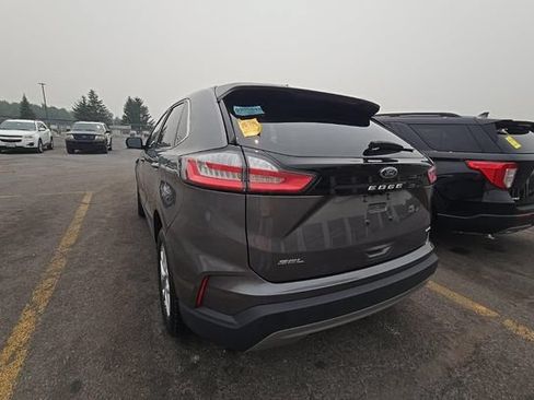 Used 2022 Ford Edge SEL w/ Convenience Package AWD/4WD image 4