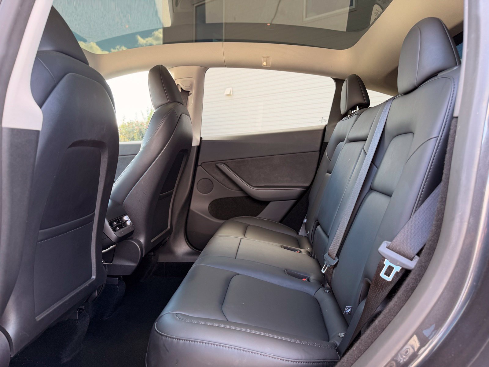 Used 2024 Tesla Model Y Long Range RWD image 17