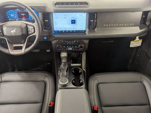 New 2025 Ford Bronco Badlands image 15