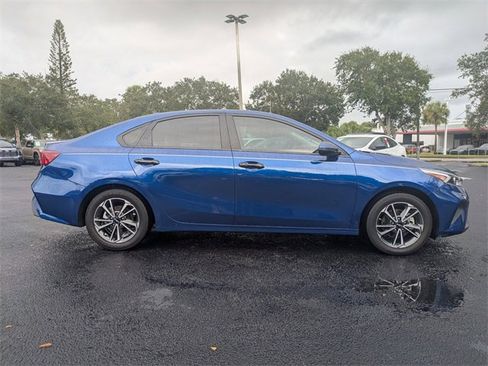 Used 2023 Kia Forte LXS w/ LXS Technology Package image 3