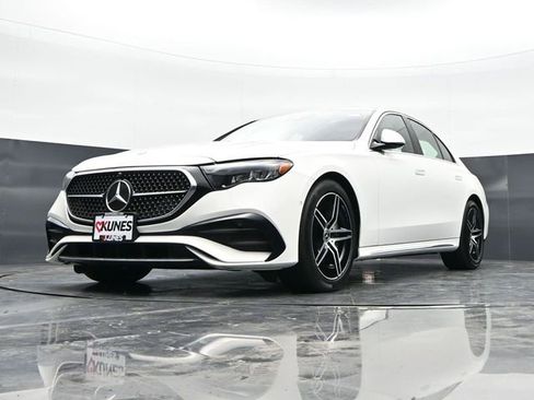 Used 2025 Mercedes-Benz E 450 4MATIC Sedan image 42