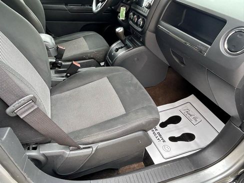 Used 2015 Jeep Patriot Sport w/ Power Value Group FWD image 12