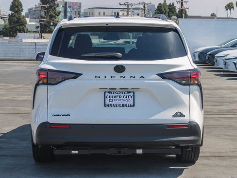 New 2026 Toyota Sienna XLE Woodland Edition AWD/4WD image 8