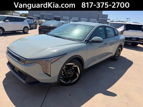 Certified 2025 Kia K4 EX FWD image 1