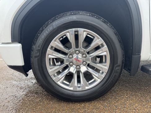 Used 2022 GMC Sierra 1500 Denali RWD image 7