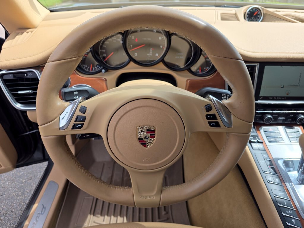 Used 2014 Porsche Panamera 4 AWD/4WD image 32