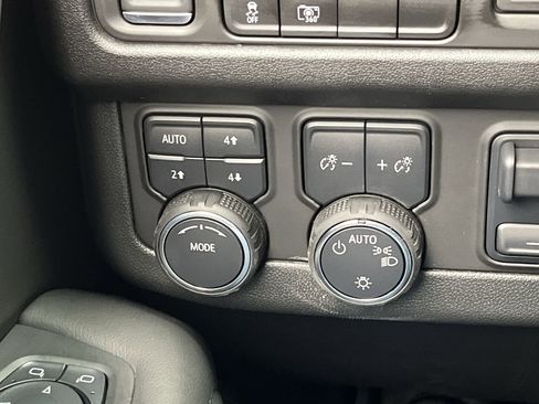 Certified 2024 Chevrolet Tahoe LT w/ LT Signature Package image 19