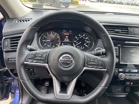 Used 2019 Nissan Rogue SV image 11