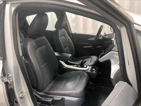 Used 2017 Chevrolet Bolt Premier w/ Driver Confidence II Package image 11