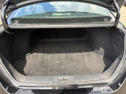 Used 2024 Nissan Sentra SV FWD image 19