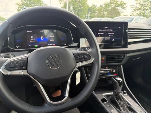 Certified 2025 Volkswagen Jetta S FWD image 14